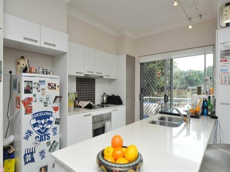 1/12-18 Bayview Street, Runaway Bay QLD 4216