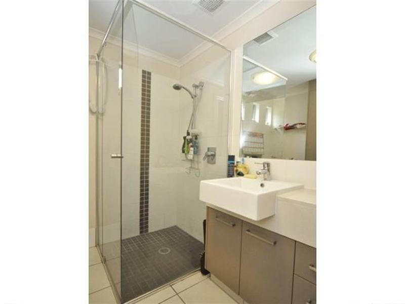 1/12-18 Bayview Street, Runaway Bay QLD 4216