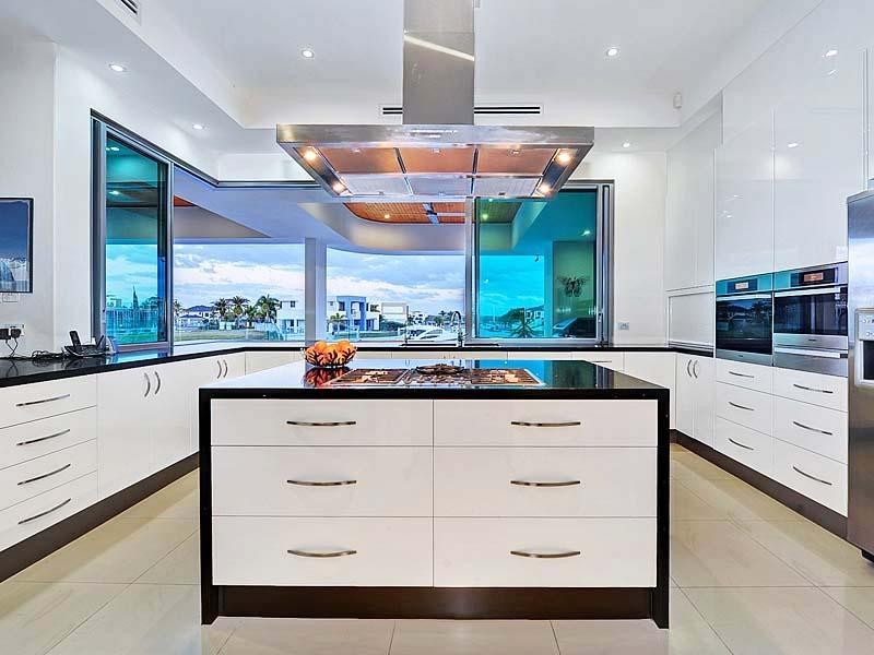 63 The Sovereign Mile, Sovereign Islands QLD 4216