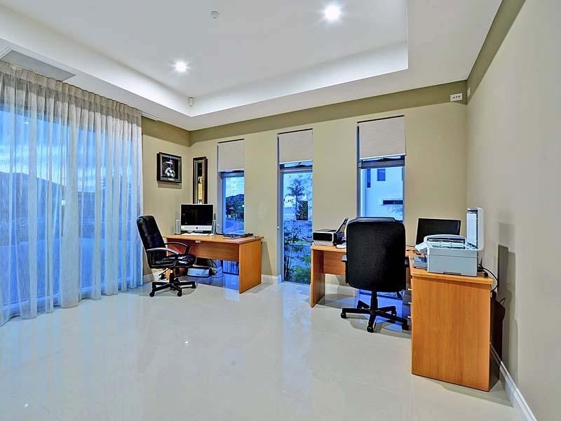 63 The Sovereign Mile, Sovereign Islands QLD 4216