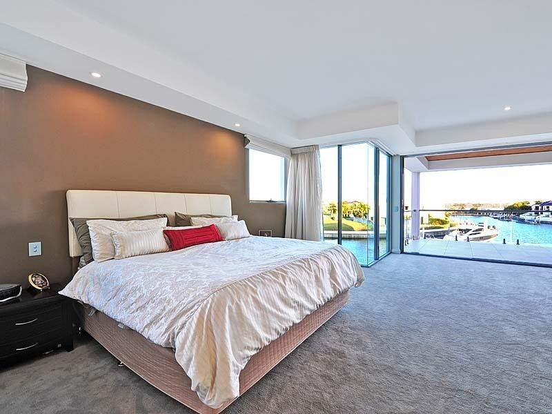 63 The Sovereign Mile, Sovereign Islands QLD 4216