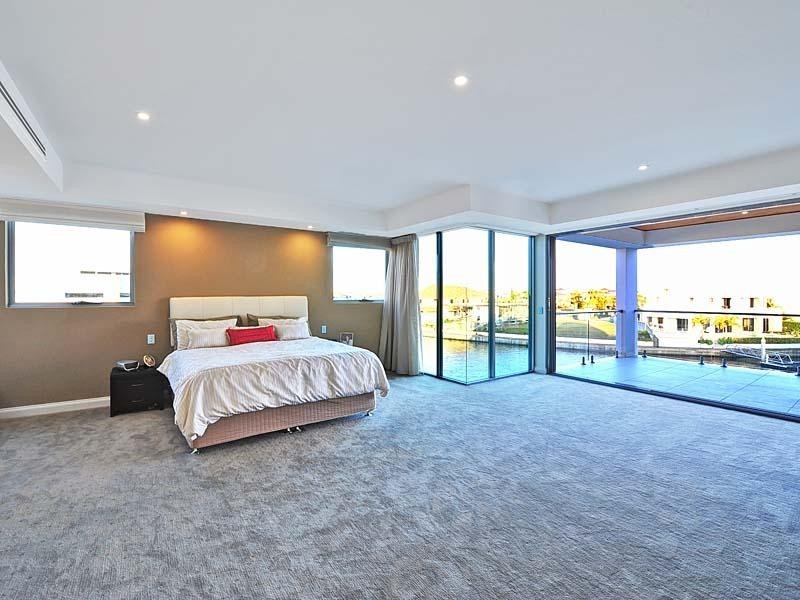 63 The Sovereign Mile, Sovereign Islands QLD 4216