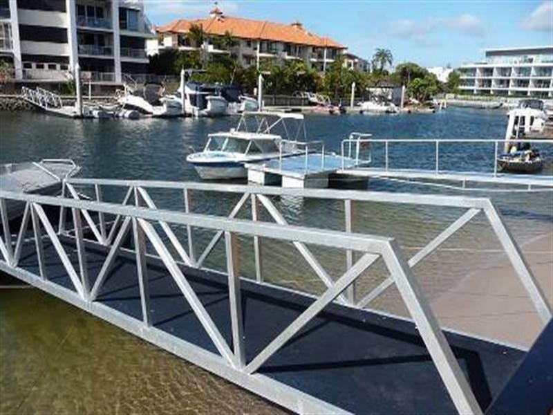 3/79 Bayview Street, Runaway Bay QLD 4216