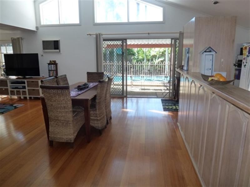 7 Sunbird Avenue, Paradise Point QLD 4216