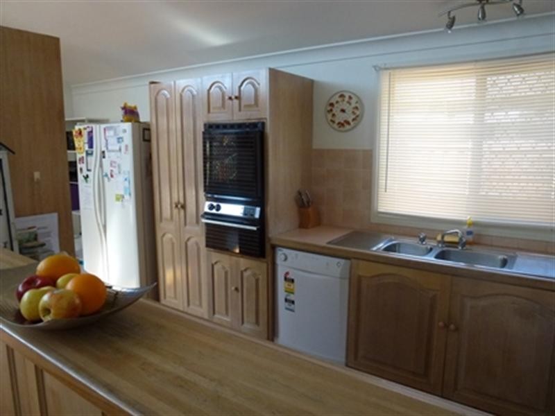 7 Sunbird Avenue, Paradise Point QLD 4216