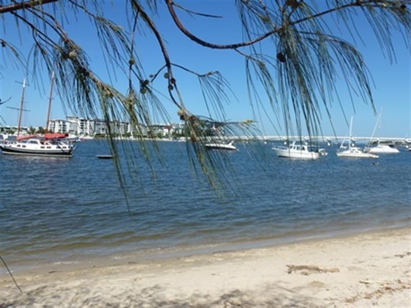 7 Sunbird Avenue, Paradise Point QLD 4216