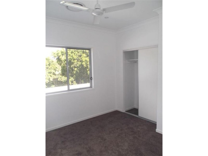 2/8 Compass Drive, Biggera Waters QLD 4216