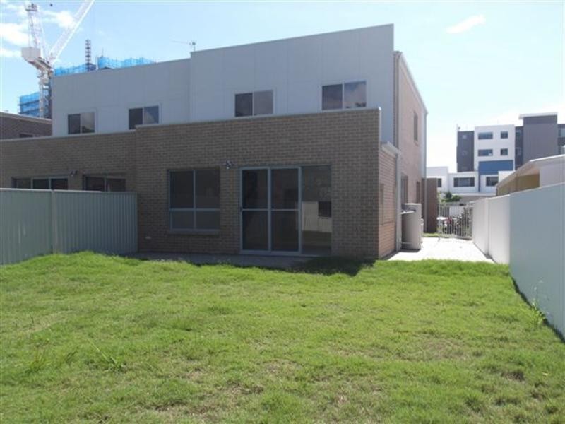 1/8 Compass Drive, Biggera Waters QLD 4216