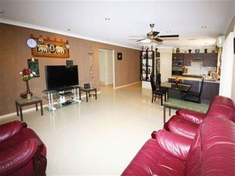 11 Yulia Street, Coombabah QLD 4216