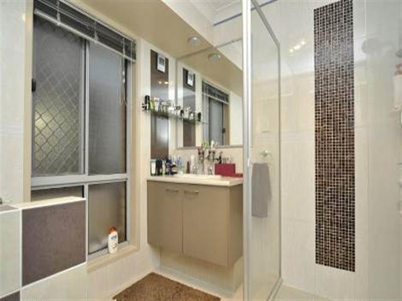 11 Yulia Street, Coombabah QLD 4216