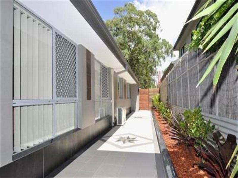 11 Yulia Street, Coombabah QLD 4216