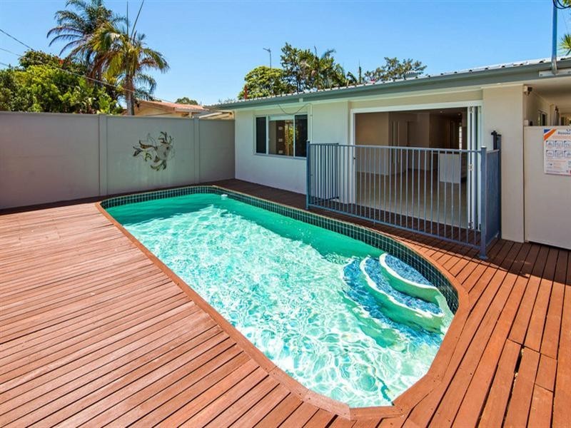 37 Mungera Street, Runaway Bay QLD 4216