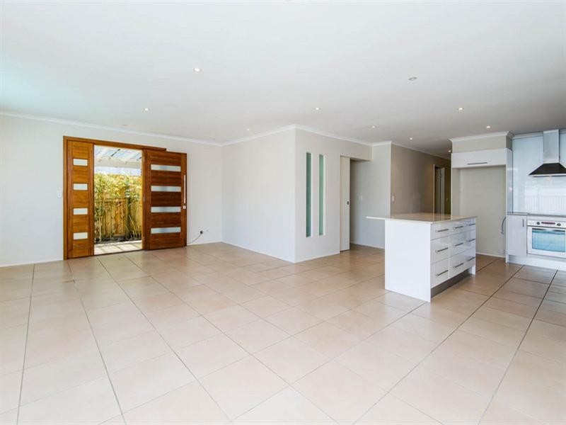 37 Mungera Street, Runaway Bay QLD 4216