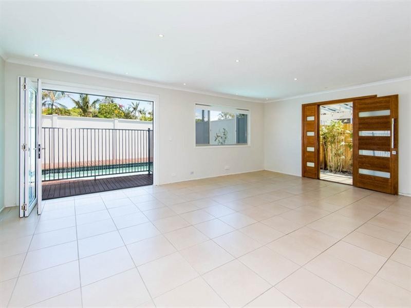 37 Mungera Street, Runaway Bay QLD 4216