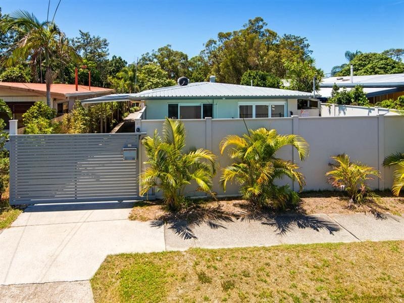 37 Mungera Street, Runaway Bay QLD 4216