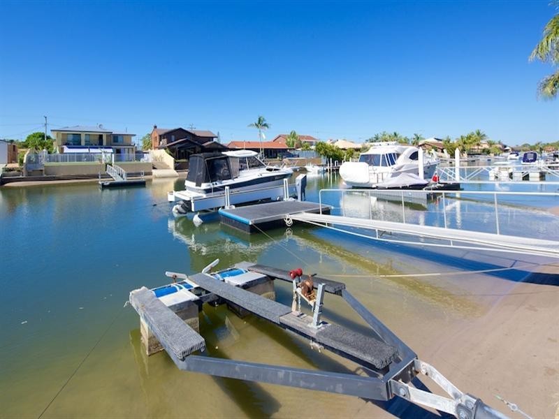 32 Walter Raleigh Crescent, Hollywell QLD 4216