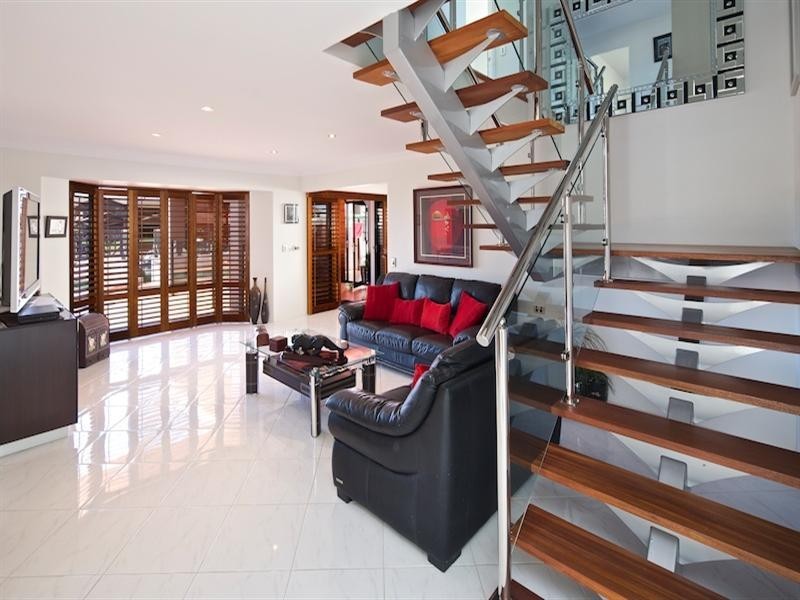 32 Walter Raleigh Crescent, Hollywell QLD 4216