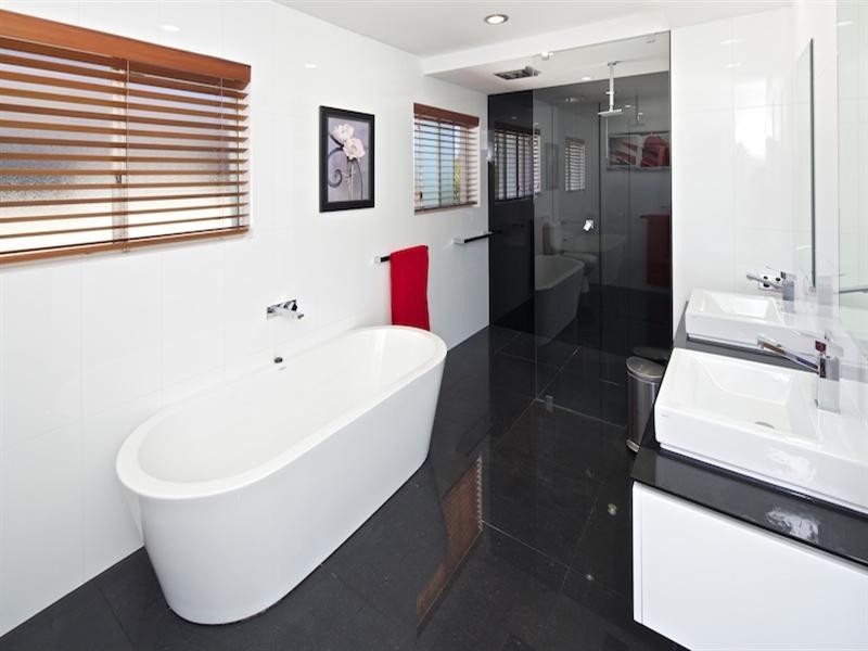 32 Walter Raleigh Crescent, Hollywell QLD 4216