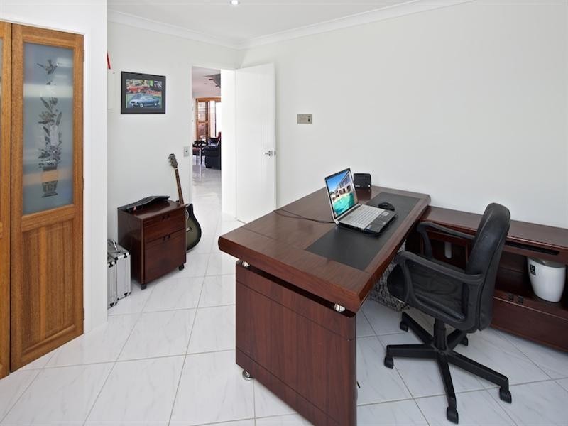 32 Walter Raleigh Crescent, Hollywell QLD 4216