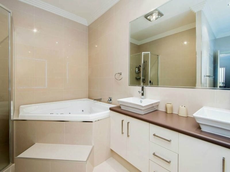 100 Compass Drive, Biggera Waters QLD 4216