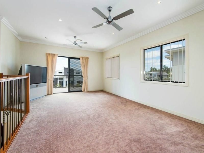 100 Compass Drive, Biggera Waters QLD 4216