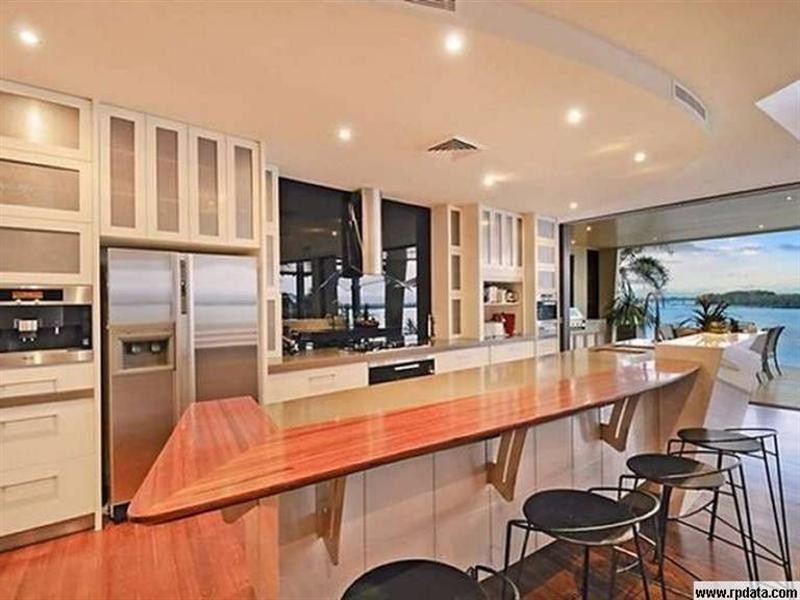 34 Hampton Court, Sovereign Islands QLD 4216