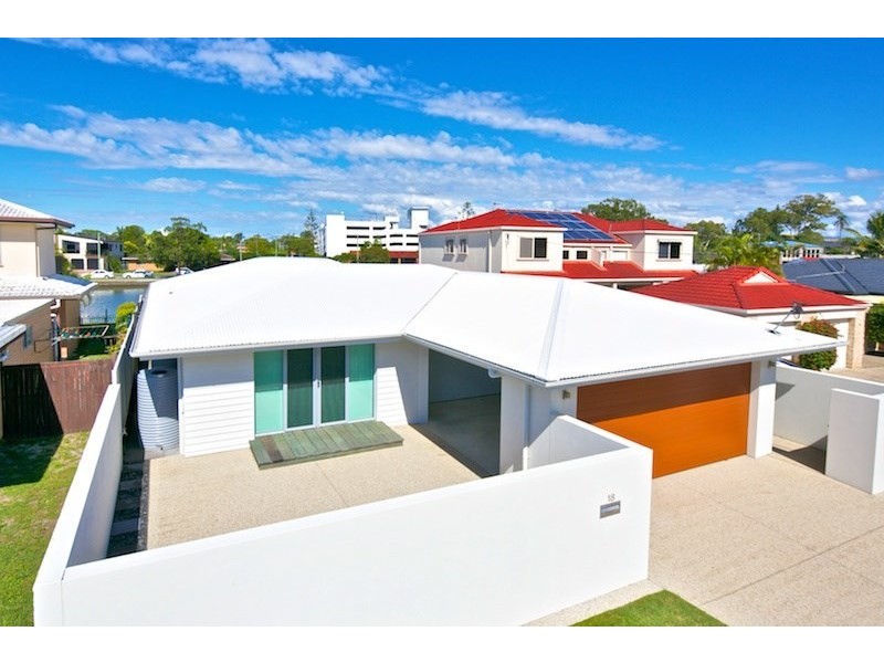 18 Vaggelas Crescent, Biggera Waters QLD 4216