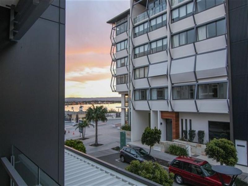 4201/2 Sunset Avenue, Paradise Point QLD 4216