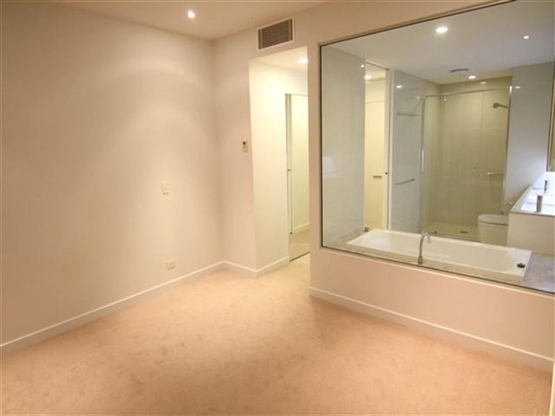 4201/2 Sunset Avenue, Paradise Point QLD 4216