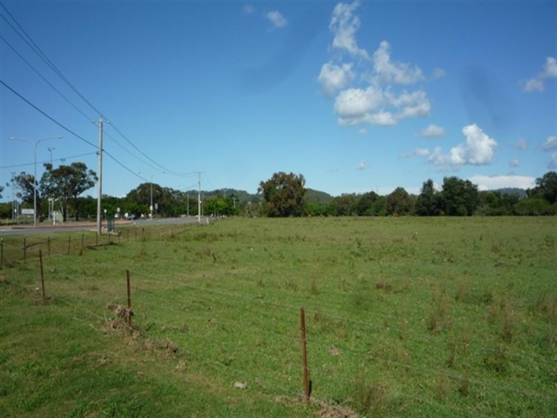 42 Somerset Drive, Mudgeeraba QLD 4213