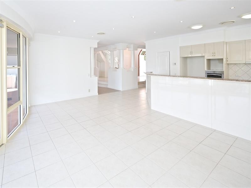 37 The Peninsula, Sovereign Islands QLD 4216