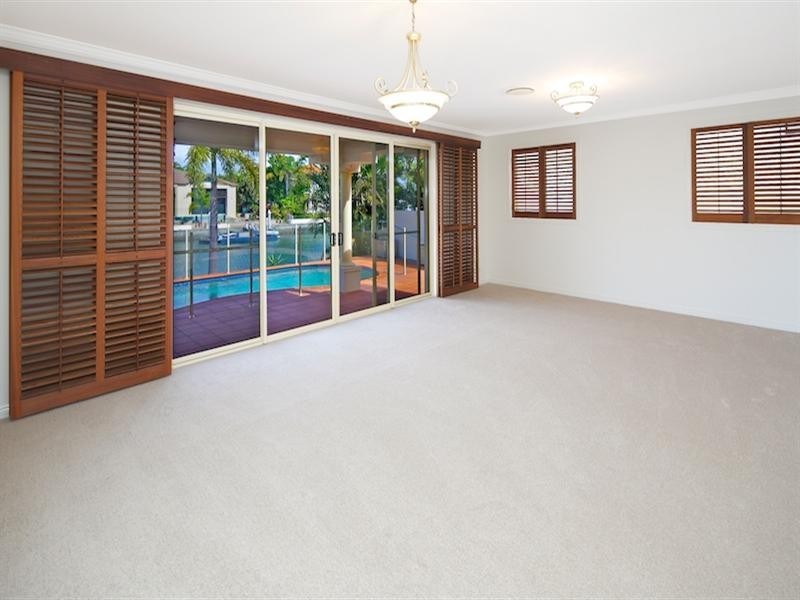 37 The Peninsula, Sovereign Islands QLD 4216
