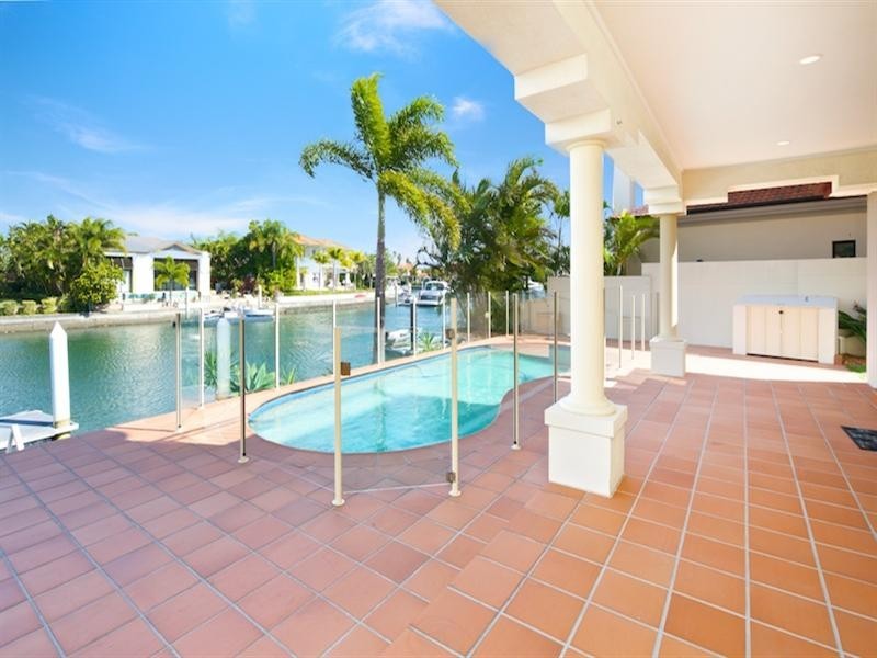 37 The Peninsula, Sovereign Islands QLD 4216