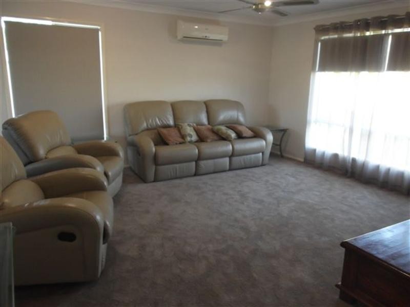 154 Christina Ryan Way, Arundel QLD 4214