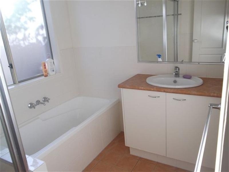 154 Christina Ryan Way, Arundel QLD 4214