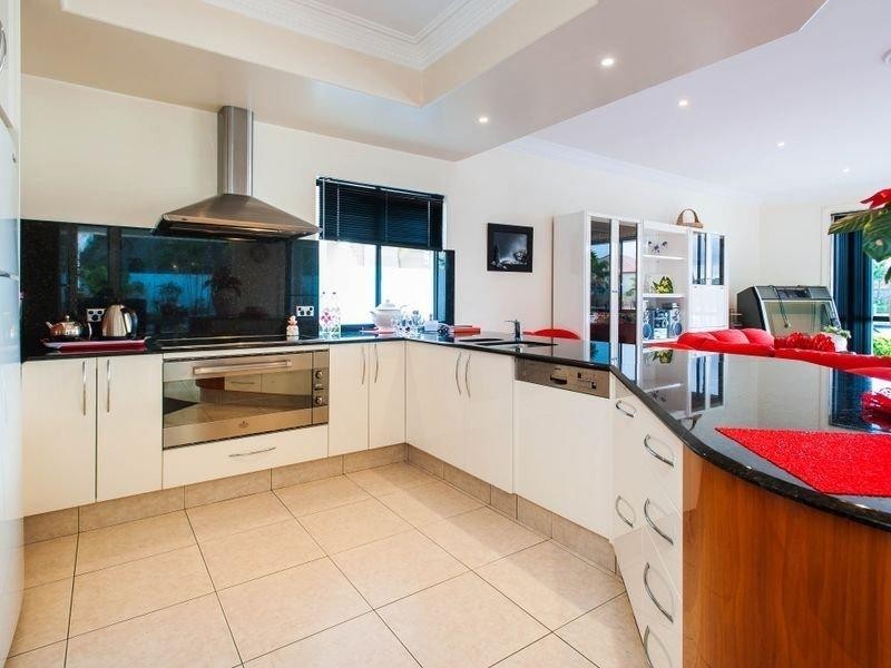 24 The Sovereign Mile, Sovereign Islands QLD 4216