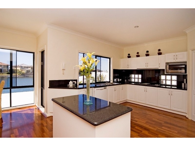 17 Sabrina Avenue, Hope Island QLD 4212