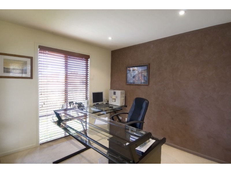 22-24 Nirvana Court, Runaway Bay QLD 4216