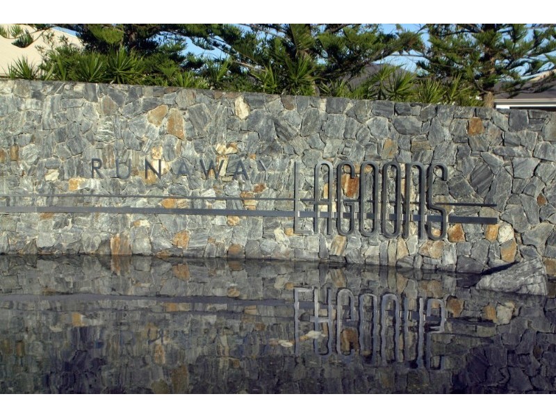 15 Costa Del Sol Avenue, Coombabah QLD 4216