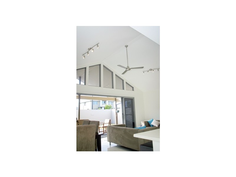 15 Costa Del Sol Avenue, Coombabah QLD 4216