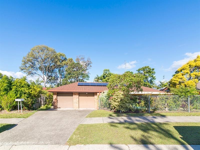 2/9 Botanical Drive, Labrador QLD 4215