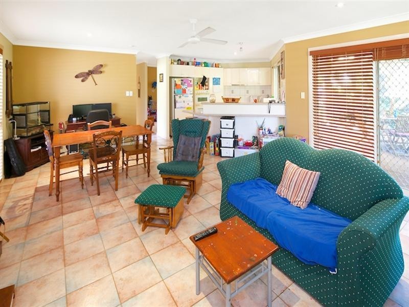 4 Santa Rosa Place, Parkwood QLD 4214