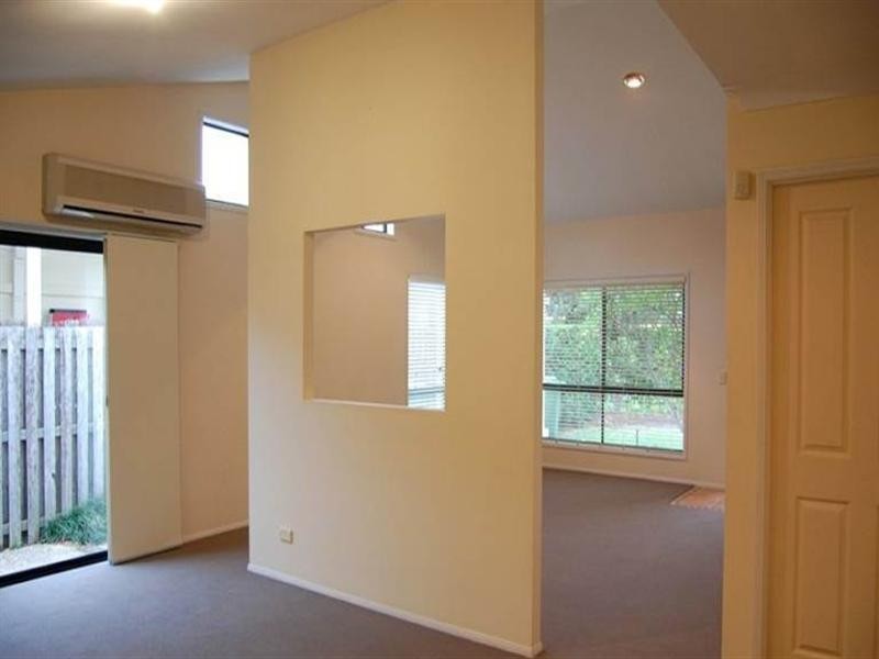 2/15 Lee Road, Runaway Bay QLD 4216