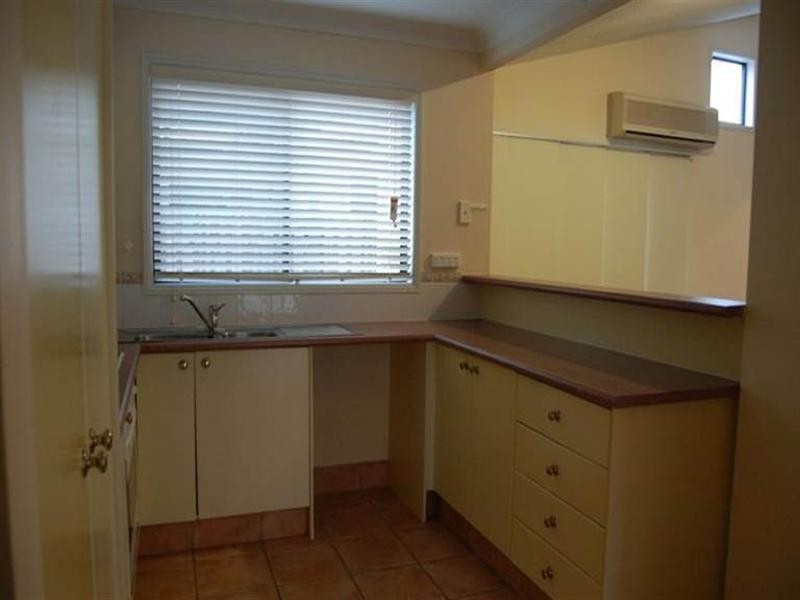 2/15 Lee Road, Runaway Bay QLD 4216