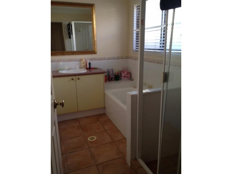 2/15 Lee Road, Runaway Bay QLD 4216