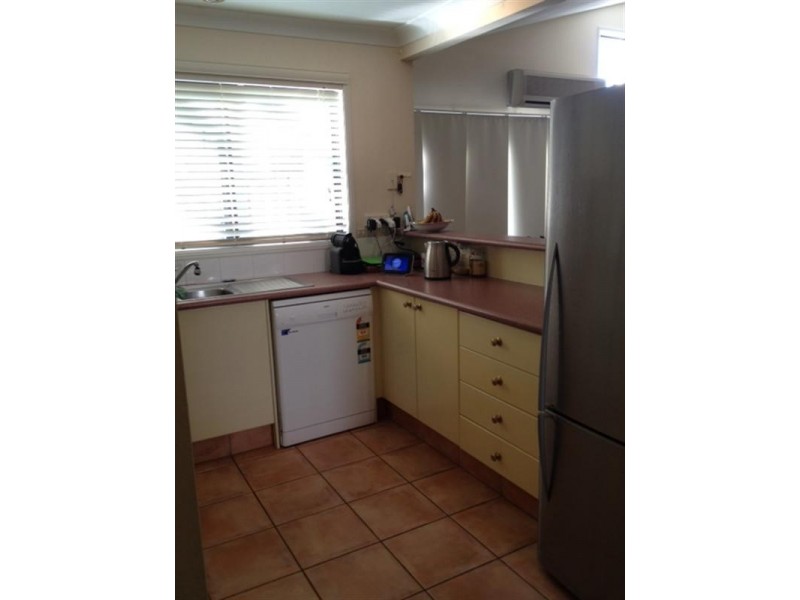 2/15 Lee Road, Runaway Bay QLD 4216