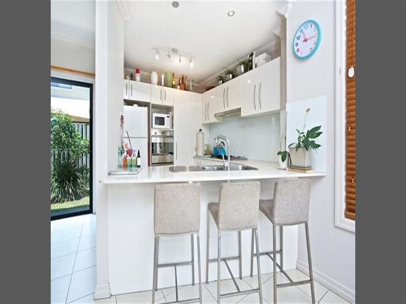 1/50 Bayview Street, Runaway Bay QLD 4216