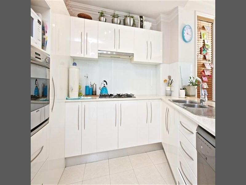 1/50 Bayview Street, Runaway Bay QLD 4216