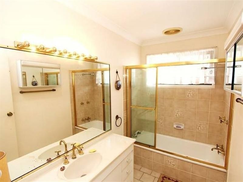 84 Oxley Drive, Paradise Point QLD 4216