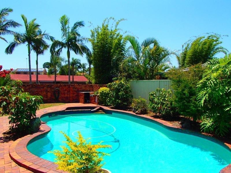 84 Oxley Drive, Paradise Point QLD 4216